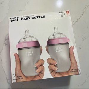 Comotomo 8oz Bottles | New in Box | Set of 2